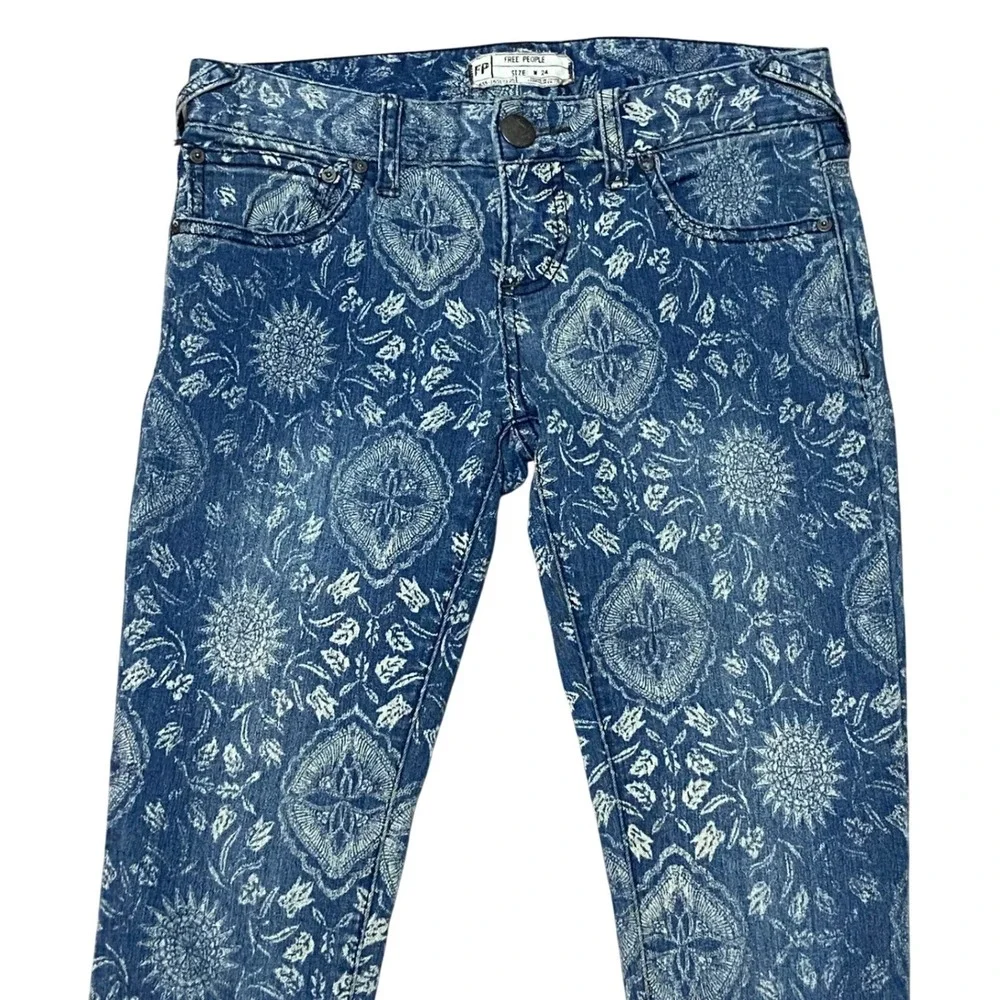 Free People Floral Paisley Skinny Jeans Blue Low Rise Stretch Denim Boho Size 24